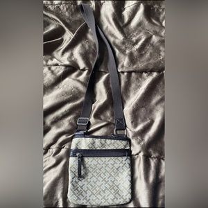 Tommy Hilfiger bag